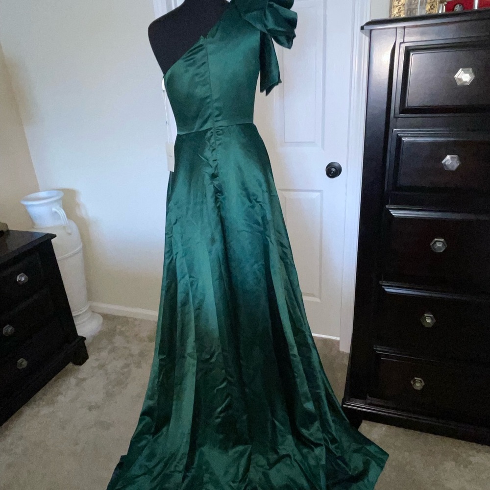 Green Asymmetrical Backless Prom Gown